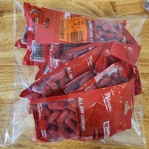 Milwaukee Red Disposable Earplugs (10-Pack)32 dB Noise Reduction Rating‎ 100 ct